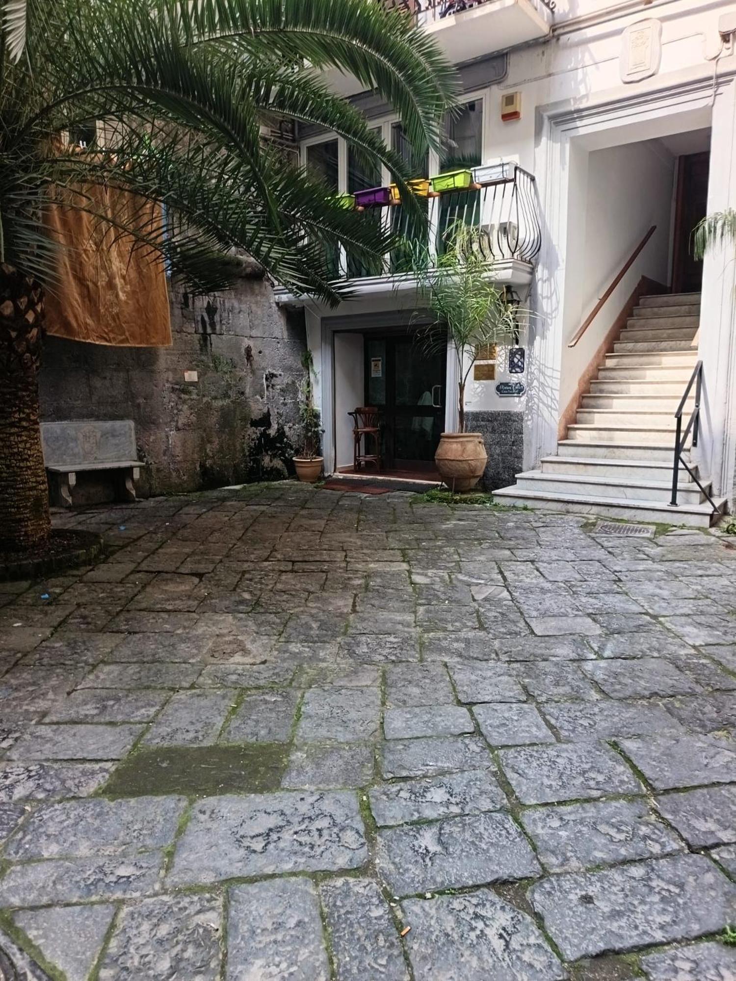 E Rosaroll * Napoli